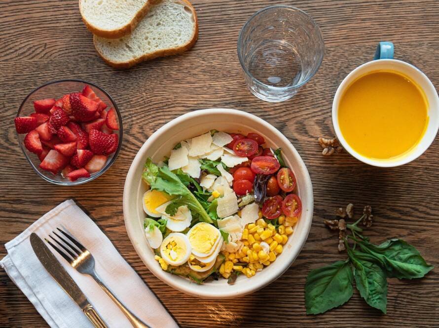 Image humoristique représentant une salade pour illustrer l’introduction sur les régimes matrimoniaux.